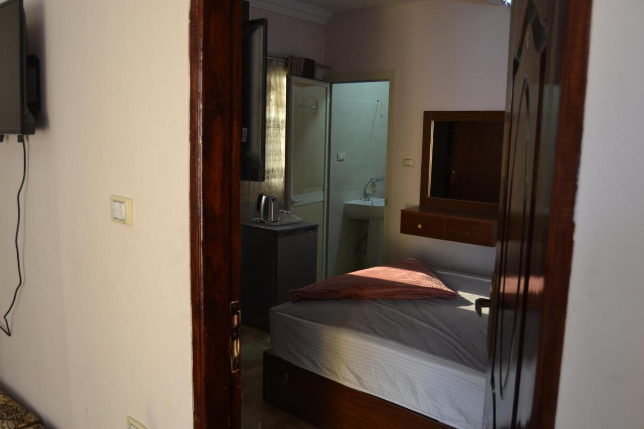 Aladdin Pyramids Guest house