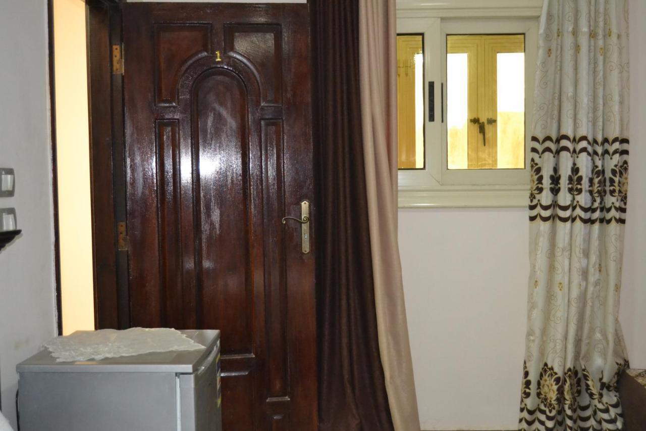 Aladdin Pyramids Guest house *